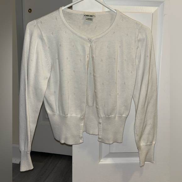 5 cute sweaters/cardigans all for $15 - Picture 13 of 15